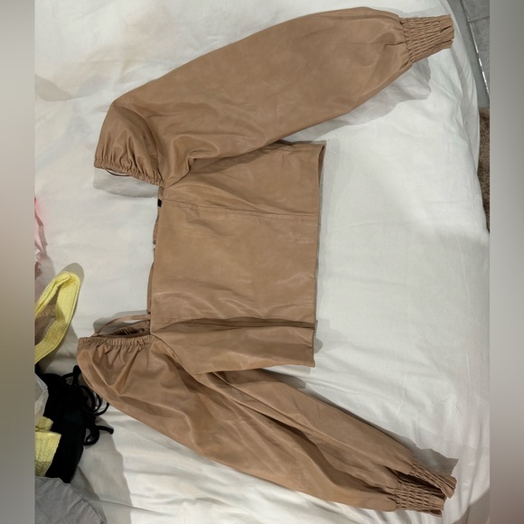 7 FOR ALL MANKIND Vegan Leather Blouson Crop Long Sleeve Top Puff Shoulder Small - Picture 4 of 5
